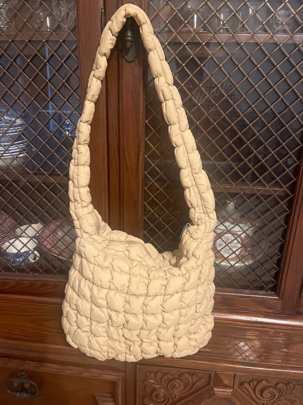 Puffer Quilted Shoulder bag. Lightweight and versatile.